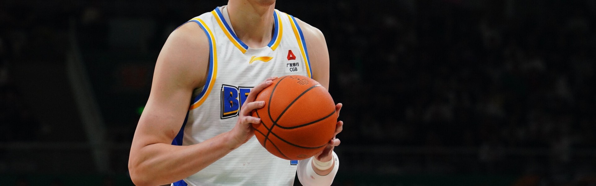 高效两双！周琦6中5拿到14分11板2助1断1帽 最后时刻犯满